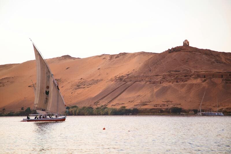 Tombes Nobles Assouan Tombes des Nobles et felouque Assouan Egypte