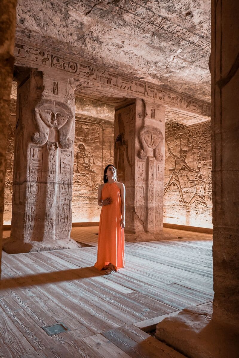 touriste intérieur temple abou simbel