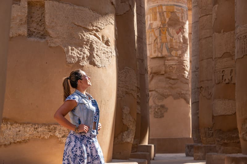 Touriste temple Egypte